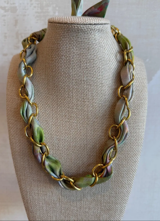 Cola Stacks-Parks Scarf Chain Necklace